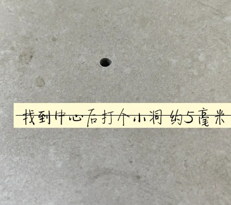 江阴瓷砖空鼓维修公司专业解答在瓷砖铺贴过程中，如果砂料搅拌不均匀，将会带来以下问题